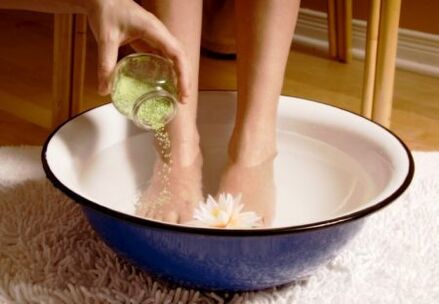 ayak tırnağı mantar tedavisi için banyo
